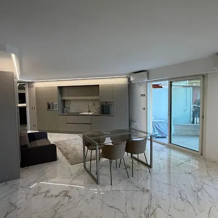 Victoria Front De Luxury Apartamento Menton
